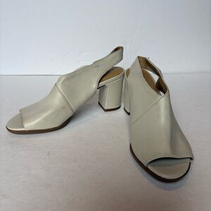 Naturalizer Elegant Cream Women's Slingback Heeled Sandals Size 7M Look new!